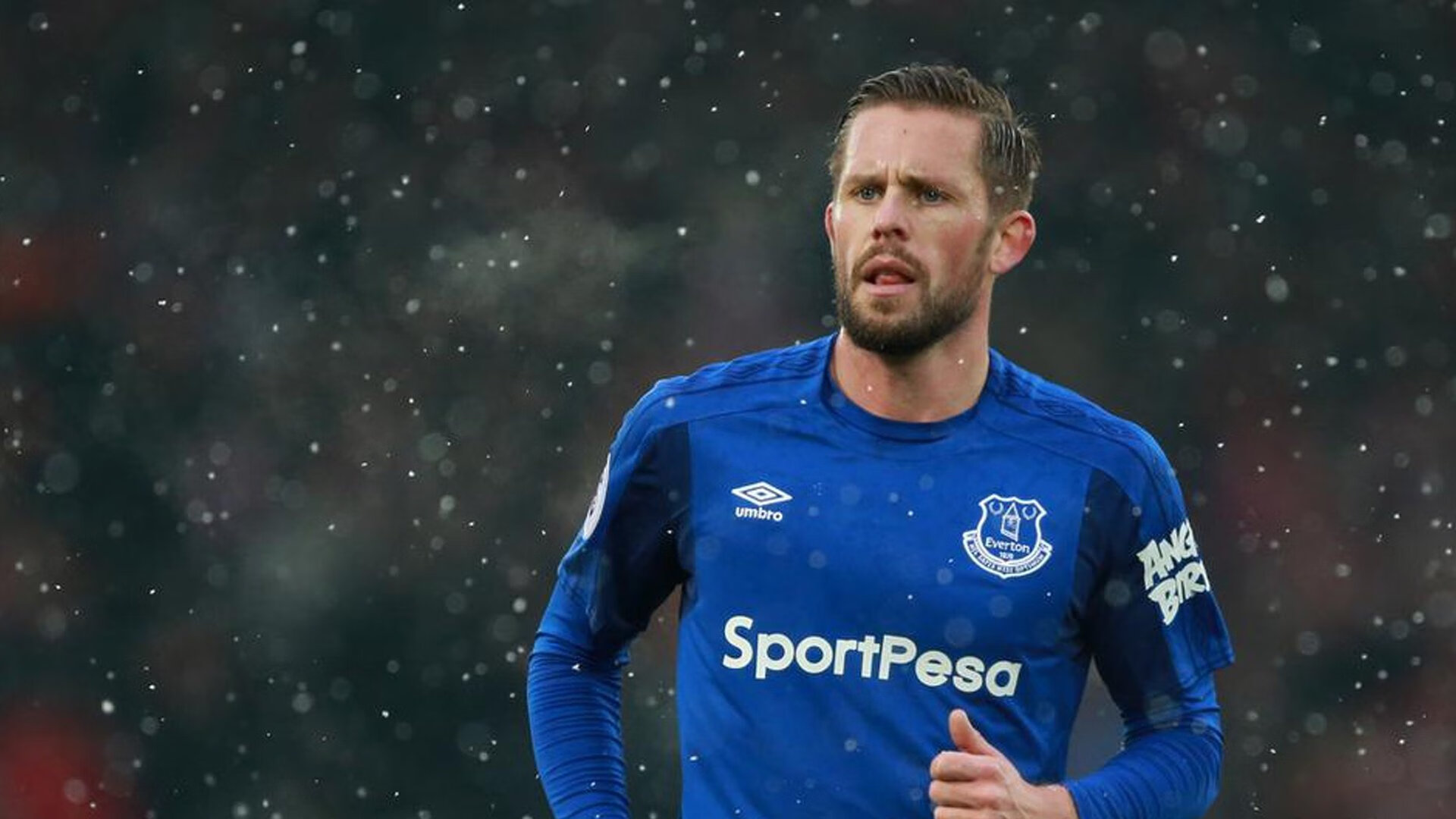 中国足球国家队模拟高强度逆境比赛场景,国足逆境下迎来爆发